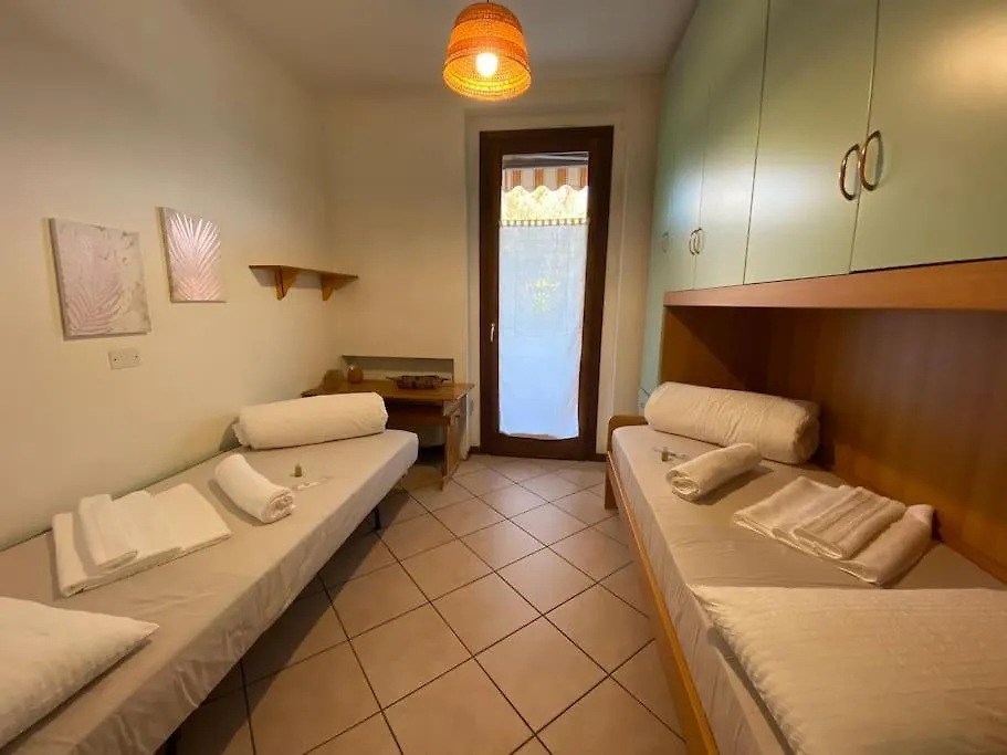 Apartment Family House With Free Parking, 450M From Beach Lazise