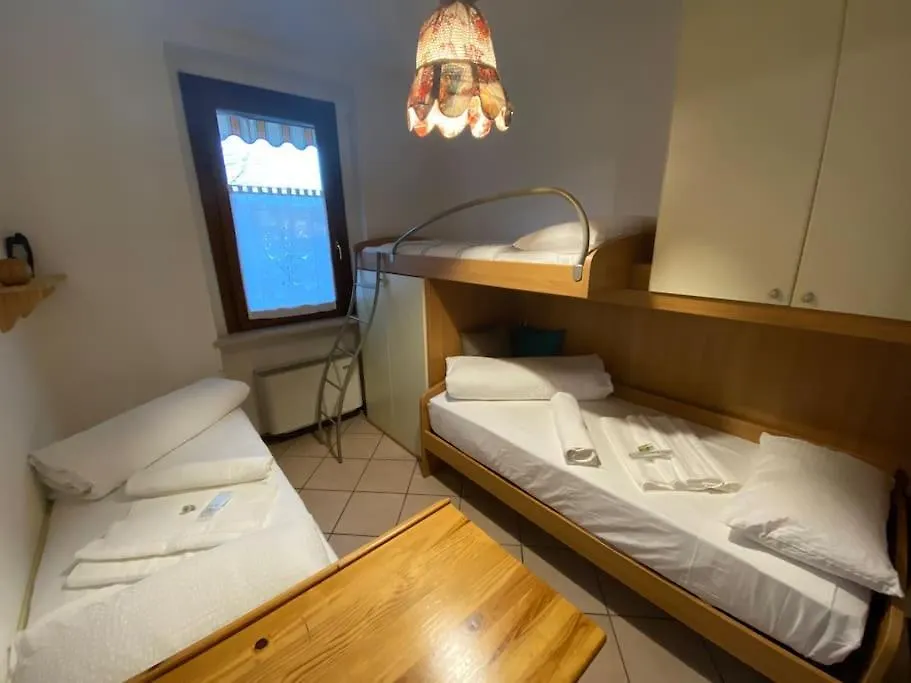Family House With Free Parking, 450M From Beach Lazise