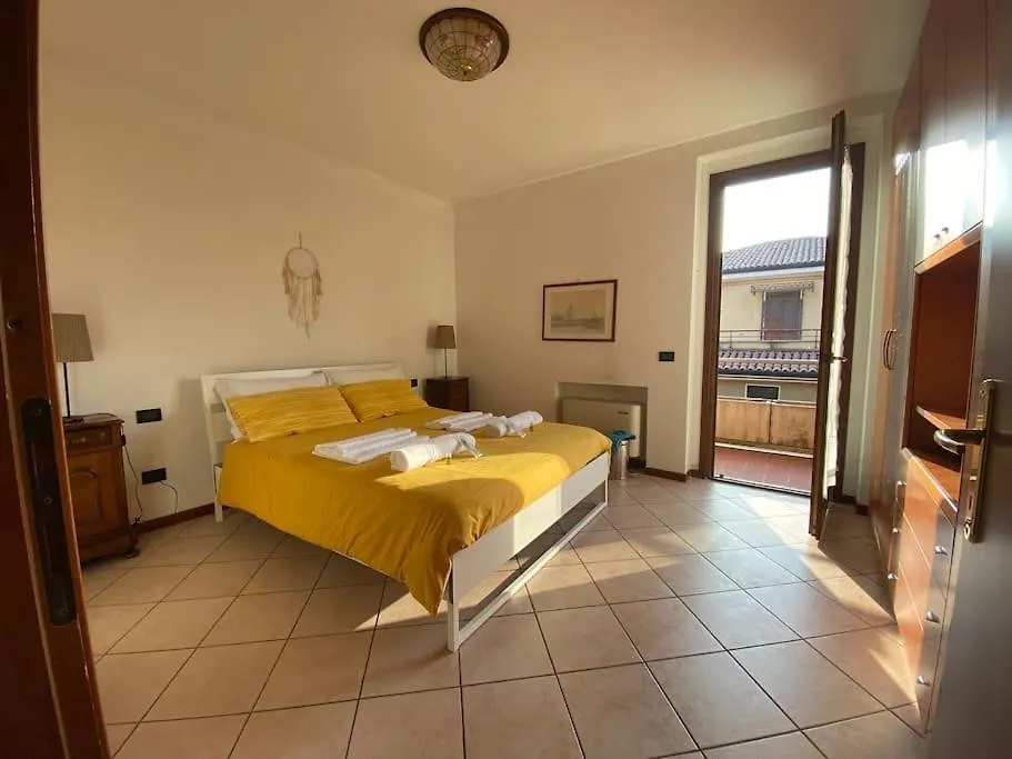 Family House With Free Parking, 450M From Beach Lazise 0*,  Italy